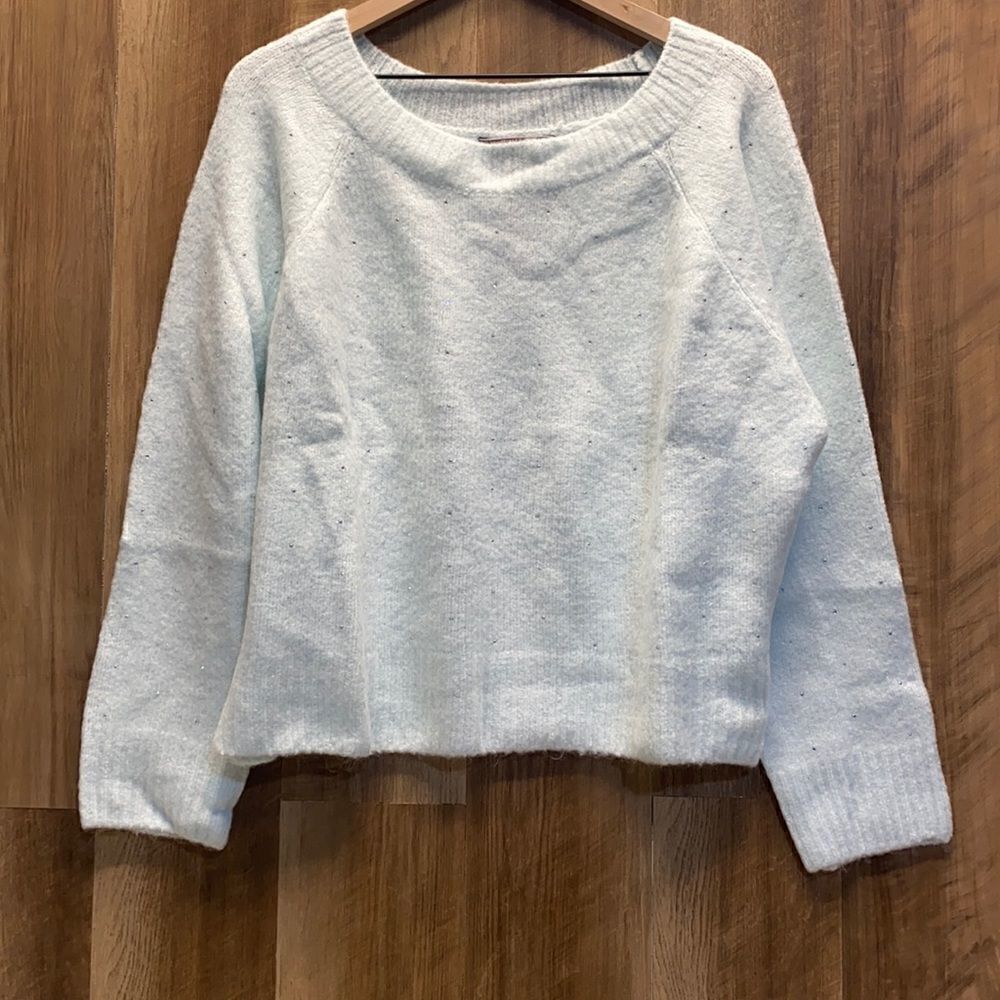 VICTORIA’S SECRET SWEATER 